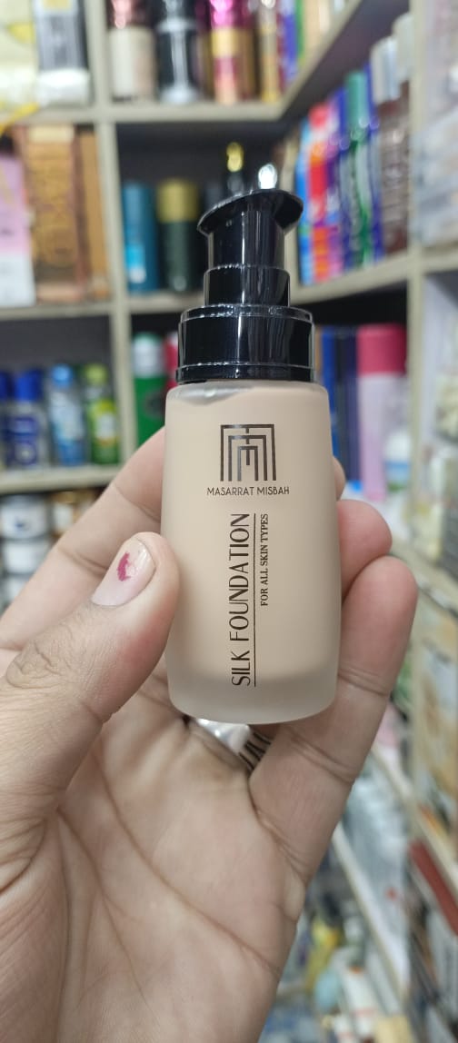 Masarrat Misbah Cream Silk Foundation Shine And Moisturize