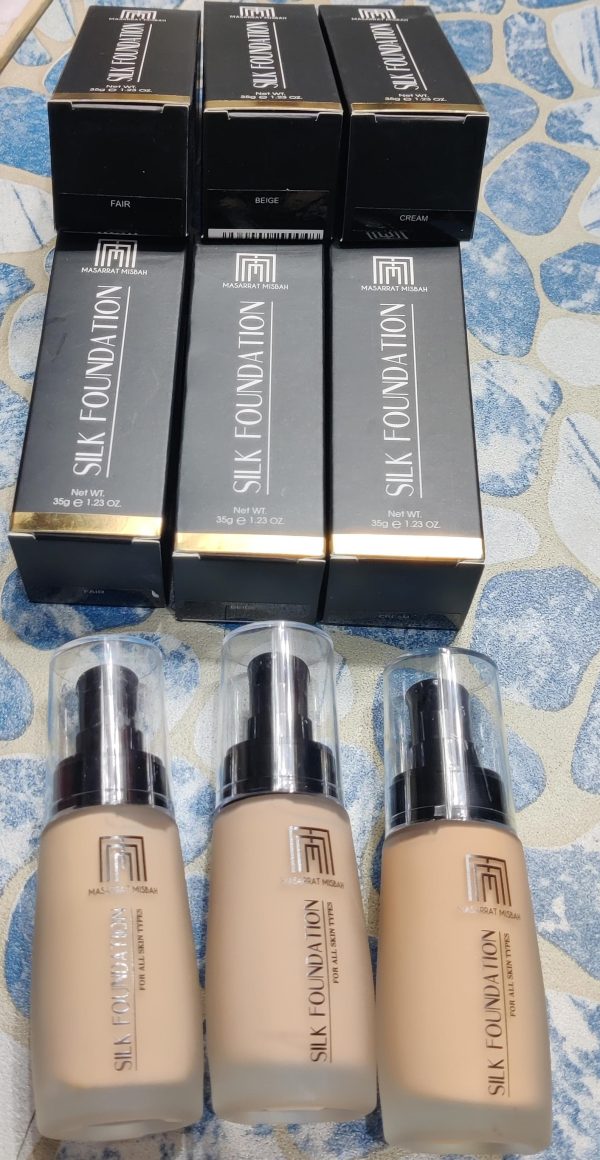 Masarrat Misbah Cream Silk Foundation Shine And Moisturize